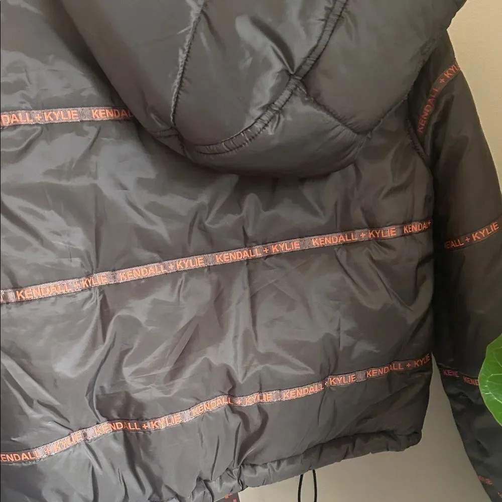 Kendall & Kylie crop olive Puffer Jacket size xs New no tag